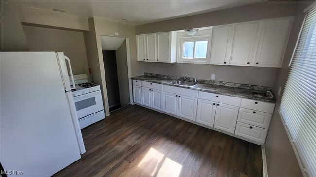 property at 16718 Lipton Ave