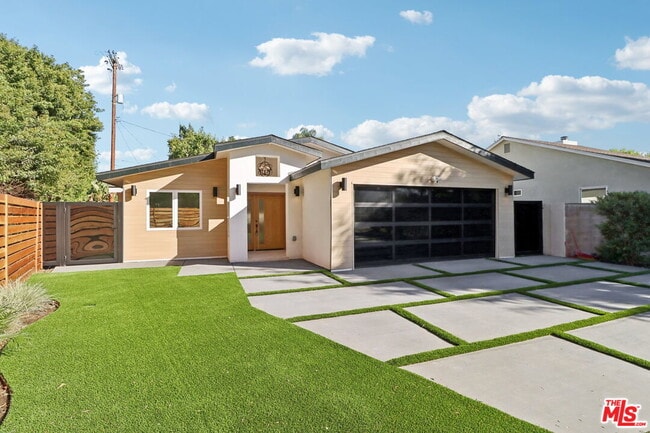 property at 4656 Greenbush Ave