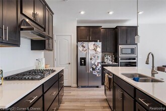 2090 Addison Cir in Commerce Township, MI - Building Photo - Building Photo
