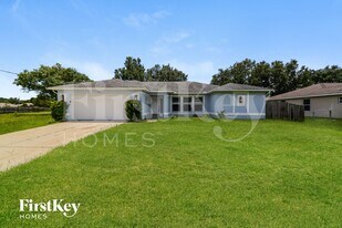 6177 Hollywood Ave in North Port, FL - Building Photo