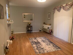 20 Delar Pkwy in Franklin Township, NJ - Building Photo - Building Photo