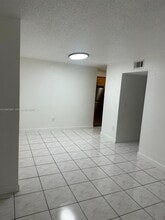 2565 W 56th St in Hialeah, FL - Building Photo - Building Photo