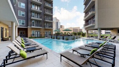 1504 Braeswood Blvd in Houston, TX - Building Photo - Building Photo