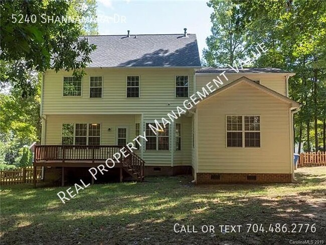 5240 Shannamara Dr in Matthews, NC - Building Photo - Building Photo