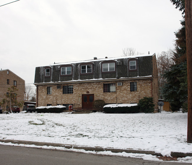 1893 Oles Ave in Youngstown, OH - Building Photo - Building Photo