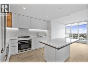 720 Farrow St in Coquitlam, BC - Building Photo - Building Photo