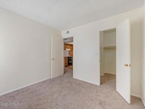 5750 N 59th Ave, Unit 1B in Glendale, AZ - Building Photo - Building Photo