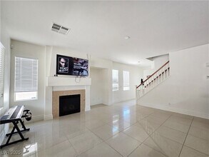 125 Short Ruff Way in Las Vegas, NV - Building Photo - Building Photo