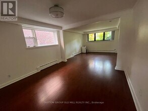 96-96 Indian Rd Crescent in Toronto, ON - Building Photo - Building Photo