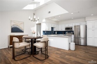 1111 Lake View Dr in Mission, TX - Building Photo - Building Photo