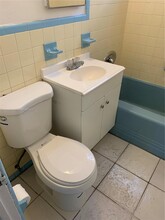 1165 NW 63rd St, Unit 2 in Miami, FL - Building Photo - Building Photo