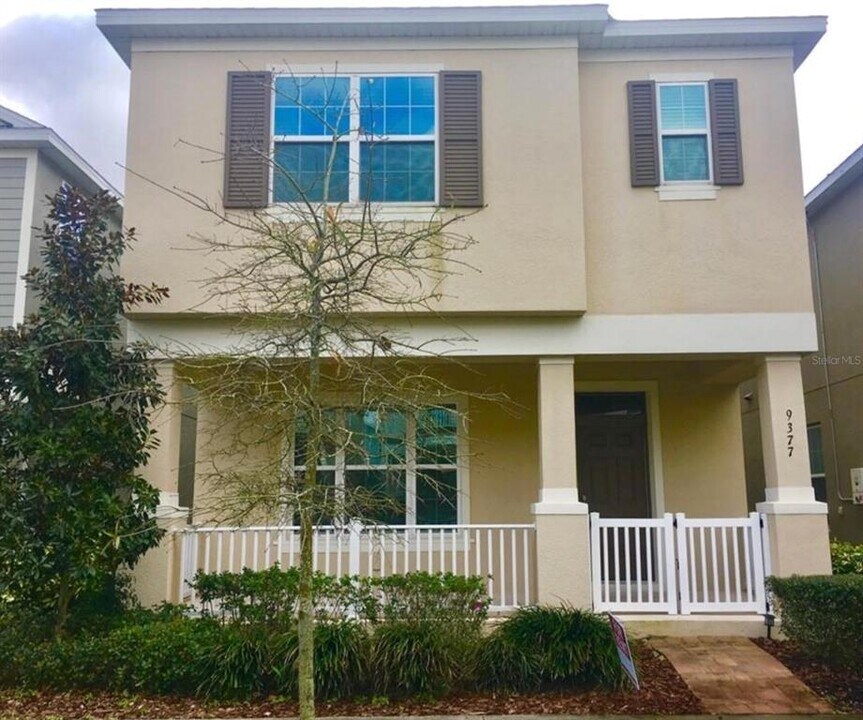 9377 Meadow Hunt Way in Winter Garden, FL - Building Photo