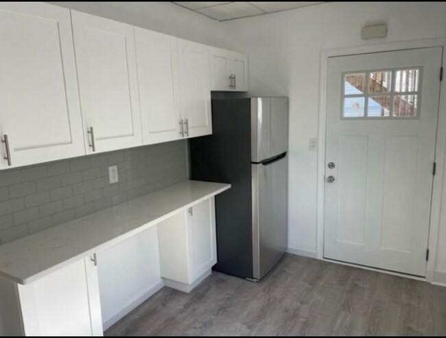 332 Glenhill Ave-Unit -1R in Yonkers, NY - Building Photo - Building Photo