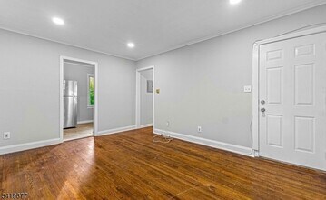 6 Armstrong St in South Bound Brook, NJ - Building Photo - Building Photo