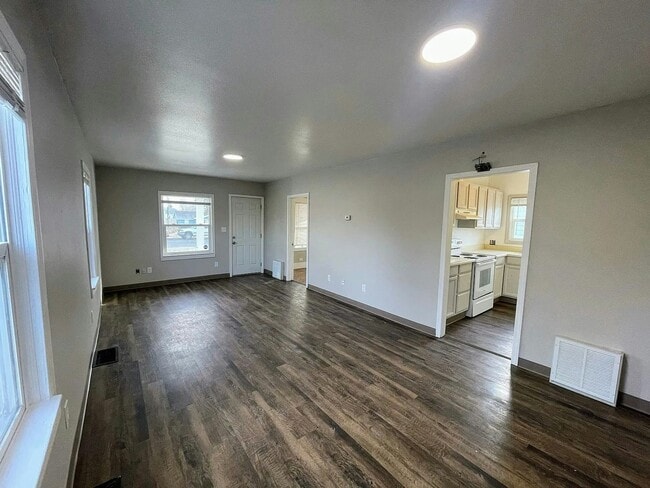 property at 4619 N Howard St