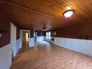 105 Locust St in Bryson City, NC - Foto de edificio - Building Photo