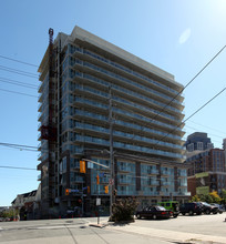 5101 Dundas St W in Toronto, ON - Building Photo - Building Photo