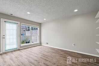 5 Diaz Ct in Franklin Township, NJ - Building Photo - Building Photo