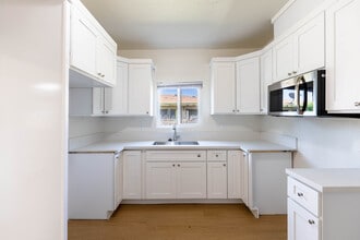 1163 Spruce St W in San Bernardino, CA - Building Photo - Building Photo