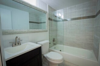 2325 NE 4th Ave in Boca Raton, FL - Building Photo - Building Photo