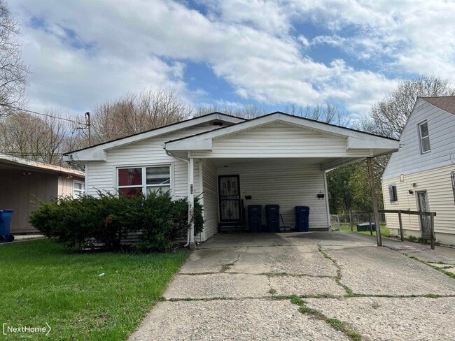 929 W Genesee St