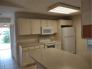 1120 SE Palm Beach Rd in Port St. Lucie, FL - Building Photo - Building Photo