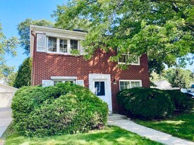 4500 N Woodruff Ave, Unit 900 E Kensington Blvd.