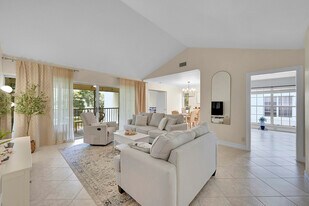 6245 Old Court Rd in Boca Raton, FL - Building Photo
