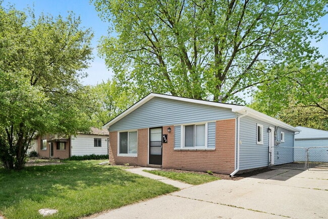 422 Farmington Rd in Westland, MI - Building Photo - Building Photo