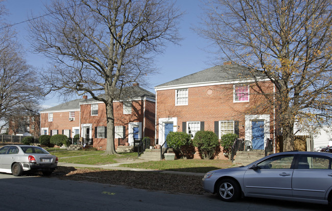 3336 Cutshaw Ave in Richmond, VA - Building Photo - Building Photo