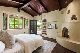 4865 Vieja Dr in Santa Barbara, CA - Building Photo - Building Photo
