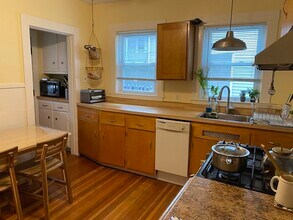 66 Auburn St-Unit -1 in Medford, MA - Building Photo - Building Photo