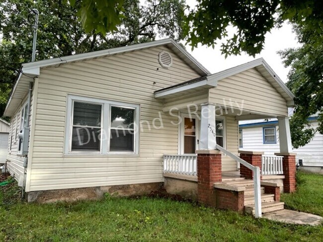 2540 N Broadway Ave in Springfield, MO - Building Photo - Building Photo