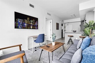 321 NE 26th St, Unit 508 in Miami, FL - Building Photo - Building Photo