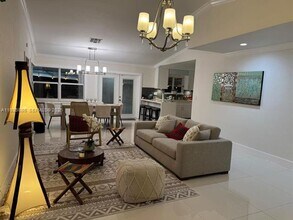 9412 SW 127th Ave in Miami, FL - Building Photo - Building Photo