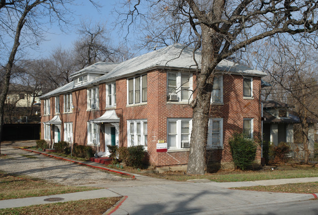 Pecan Place Apartments in Dallas, TX - Foto de edificio - Building Photo