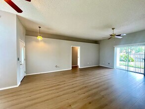 1063 Sugarberry Trail in Oviedo, FL - Building Photo - Building Photo