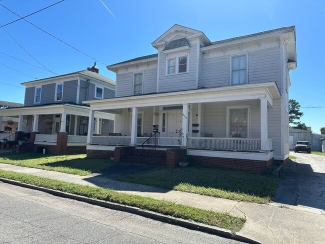 property at 319 W 2nd St