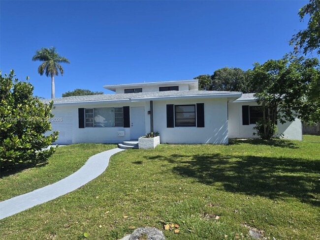 2511 Plunkett St in Hollywood, FL - Building Photo - Building Photo