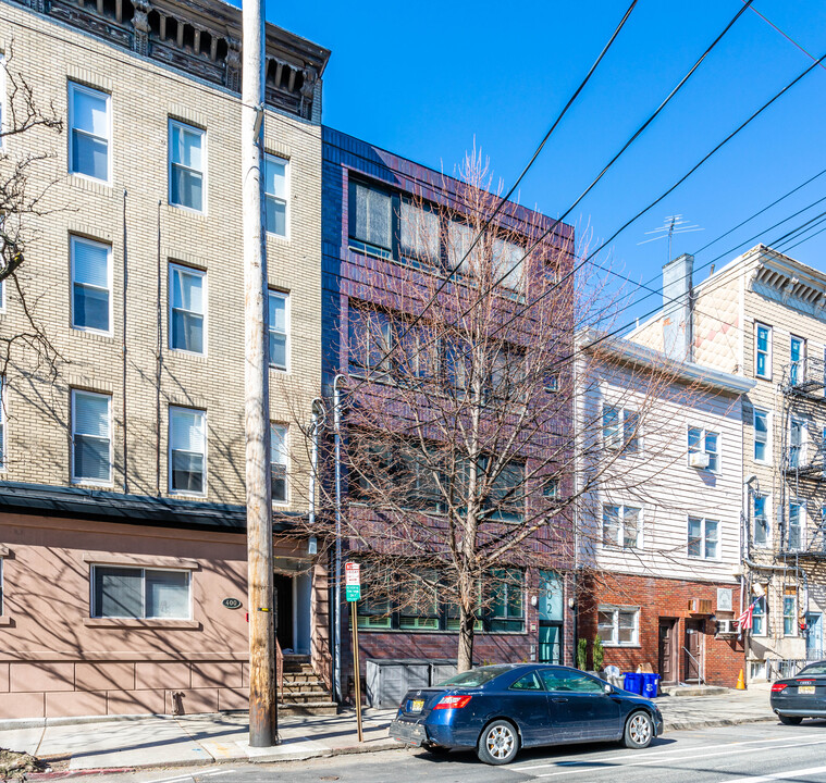 402 Madison St in Hoboken, NJ - Building Photo