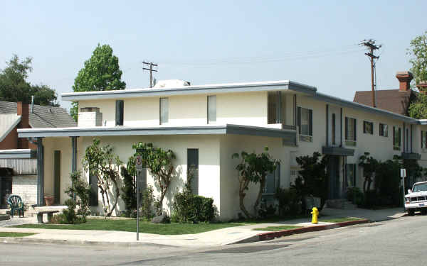 1219 Viola Ave in Glendale, CA - Foto de edificio