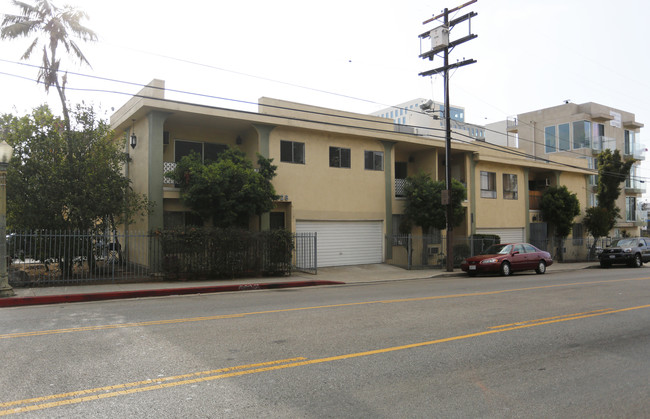 1524-1528 N Bronson Ave in Los Angeles, CA - Building Photo - Building Photo