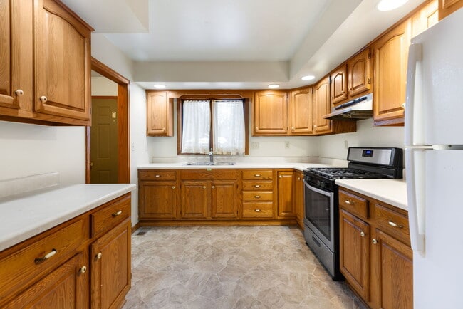 1632 Poplar Ln in Woodstock, IL - Building Photo - Building Photo