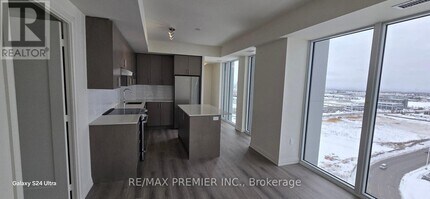 8960-8960 Jane St in Vaughan, ON - Building Photo - Building Photo
