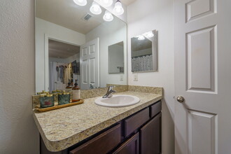 3411 N 54th St in Tampa, FL - Building Photo - Interior Photo