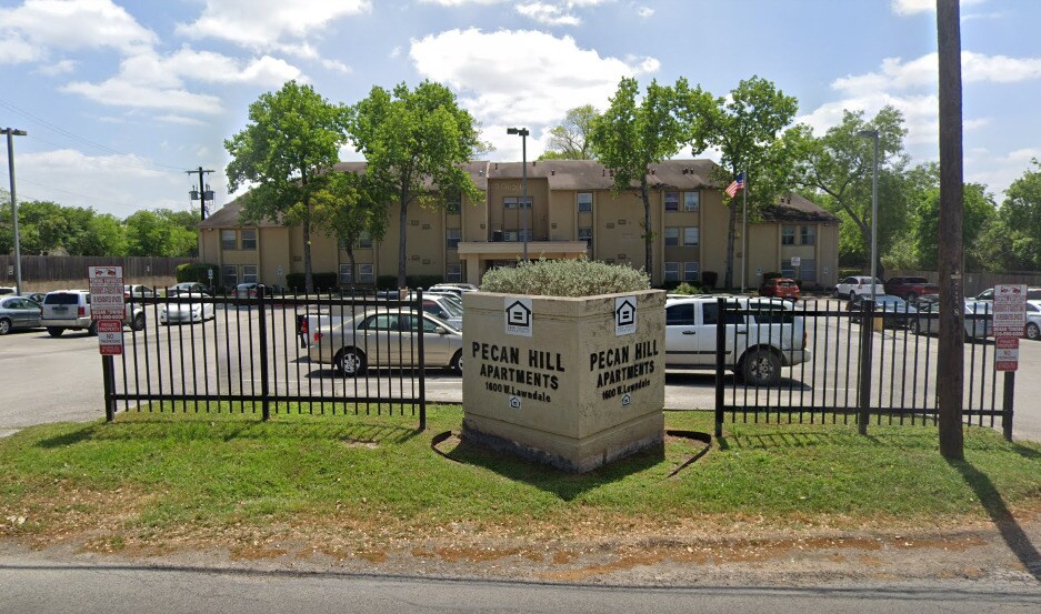 Pecan Hill Apartments in San Antonio, TX - Building Photo