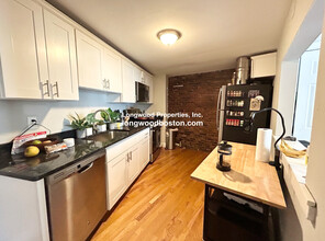 36 Thomas Park, Unit 1 in Boston, MA - Building Photo - Building Photo