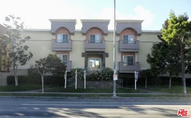 property at 7035 Woodley Ave