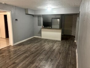 1025 NW 8th St in Hallandale Beach, FL - Building Photo - Building Photo