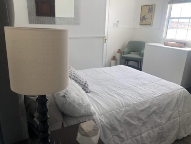 property at 867 W 9th St